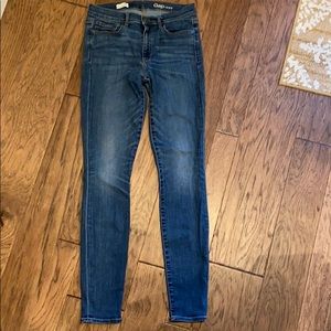 Gap True Skinny Jeans size 28R